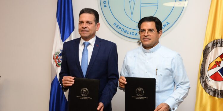 Proindustria y PUCMM firman acuerdo para impulsar la innovación y competitividad industrial en RD