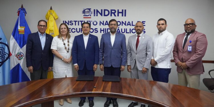 INDRHI y PUCMM firman acuerdo para fortalecimiento en gestión de recursos hídricos