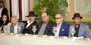 Presidente Luis Abinader reafirma respaldo a la clase artística y escucha propuestas del sector cultural