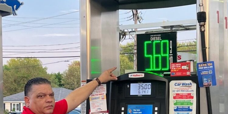 Transportistas destacan efectividad de política de hidrocarburos del Gobierno dominicano y aseguran RD mantiene combustibles más competitivos que EE.UU.