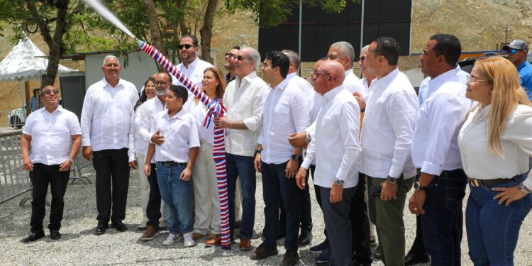 Gobierno inaugura acueducto múltiple San José de Ocoa-Sabana Larga que beneficiará a más de 56 mil habitantes