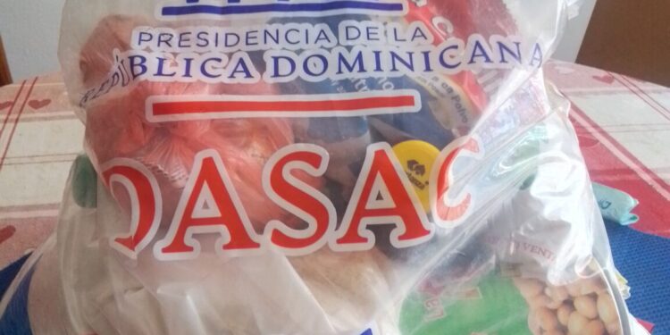 Programas “Pedestal” y Al “Mediodía con Armando” agradecen al doctor Edgar Féliz por donación de raciones a favor de sectores necesitados