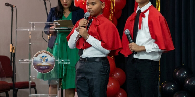 Centro de Estudios Delin gradúa a 60 niños en el programa “Ya se leer en Inglés”