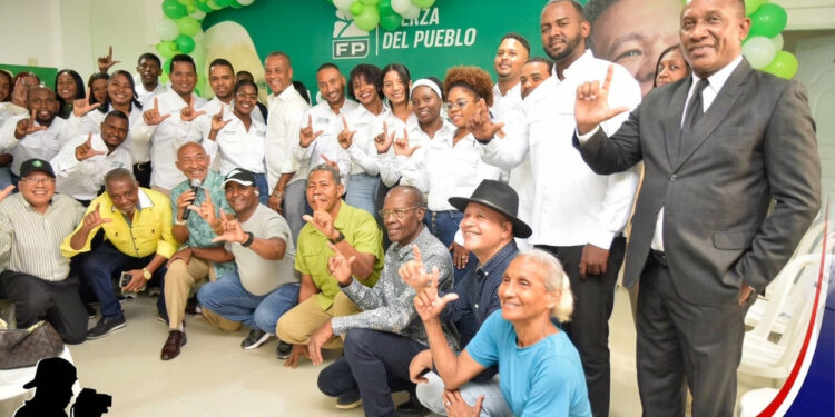 Fuerza Joven de la Fuerza del Pueblo juramenta nueva Dirección Ejecutiva en Haina