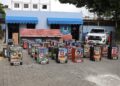 Policía Nacional ocupa más de 329 mil cigarrillos de contrabando y retiene 52 máquinas tragamonedas durante operativos secuenciales
