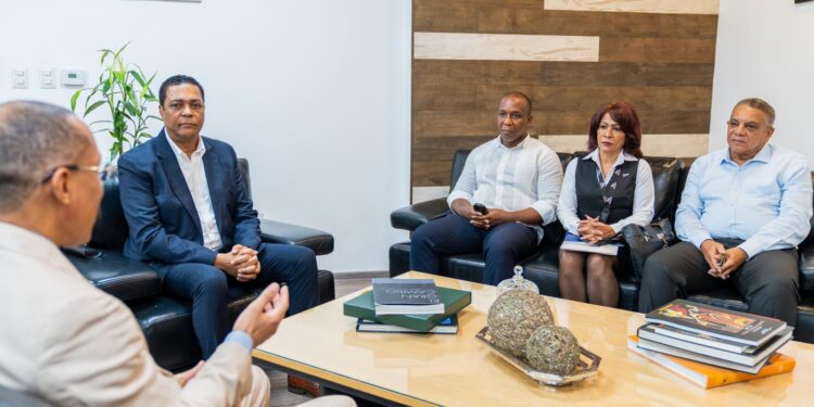 LMD y Contraloría dan seguimiento avances gestión transparente en gobiernos locales