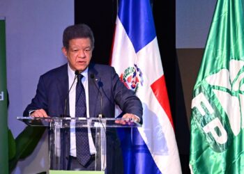Leonel rechaza desde Madrid nueva reforma fiscal que impulsa el PRM