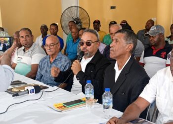 Tito Cambita considera un alivio para el transporte congelamiento de los combustibles por tres meses