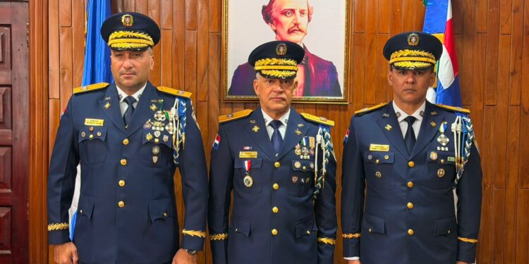 Policía Nacional dispone rotación de cuatro directores regionales para fortalecer la seguridad ciudadana