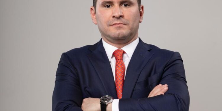 Empresario Dominicano condena acelerado endeudamiento del Gobierno