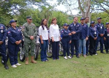 Medio Ambiente entrega equipamiento de trabajo y mejora beneficios económicos a guarda bosques