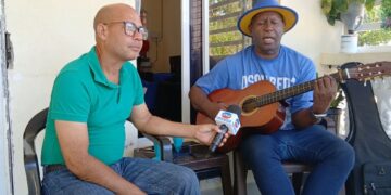 La máxima improvisando en guitarra, se denomina intérprete Urbano SONOFIRE