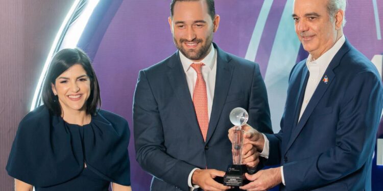 Hire Horatio es reconocida por ProDominicana por su aporte al comercio de servicios y la generación de empleos de calidad