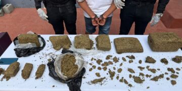 Policía Nacional ocupa siete paquetes de presunta marihuana, incauta 16 máquinas tragamonedas y arresta a un hombre durante operativo en Capotillo, DN.