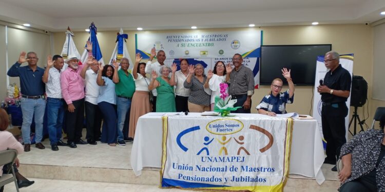 Maestros pensionados y jubilados Constituyen Federación