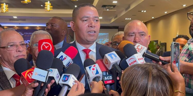Jhonny Aristy anuncia aspiraciones a presidencia Colegio de Abogados período 2026-2029