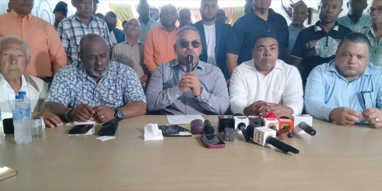 G-12El G-12 ratifica su compromiso de mantener sin aumento las tarifas del transporte público