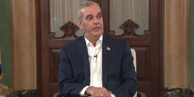 Presidente Abinader afirma gobierno escucha preocupaciones de población y mantiene compromiso con consenso y estabilidad social